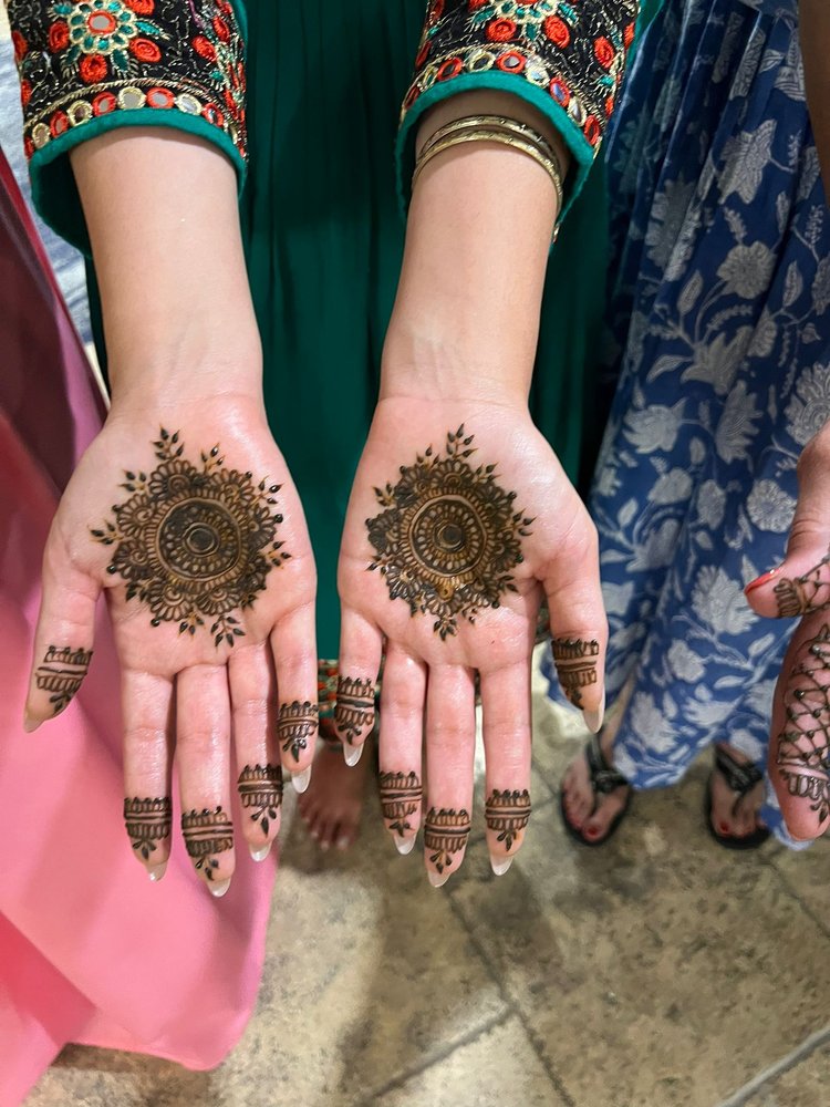 Henna design 11