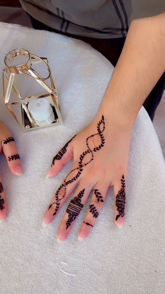 Henna design 16